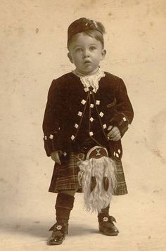 Little Scottish lad wearing a kilt. Scotland Scenery, Outlander Kitchen, Bobby Burns, Vintage Scotland, Celtic Pride, Scotland History