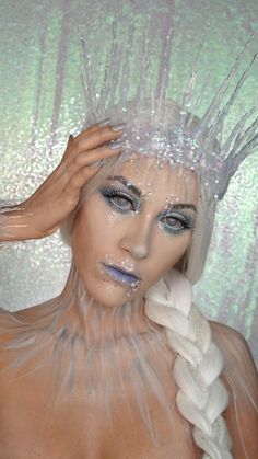 Queen Halloween Makeup, Snow Queen Makeup, Cabelo Pin Up, Ice Queen Makeup, Halloween Makeup Look, Anna Und Elsa, Halloween Makeup Pretty