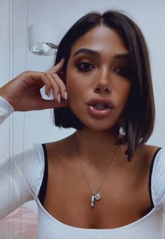 Short Brunette Hair Bob Straight, Top Hair Cuts 2023, Short Bob Dark Brown Hair, Chin Length Brunette Hair, Short Bob 2023, Above The Shoulder Haircut Straight, Brown Hair Short Haircut, Chocolate Brown Bob Haircut, Black Hair Bob Haircut