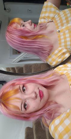 Girl with pastel pink hair and golden yellow bangs wearing a plaid yellow sundress Orange Roots Blonde Hair, Pink Hair Outfit What To Wear With, Orange And Pink Hair, Pink Yellow Hair, Pink And Yellow Hair, Pastel Pink And Yellow, Pink And Orange Hair, Hair Inspiration Short, Hair Color Pink