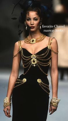 90s runway fashion was just something else  runway fashion  • high fashion  • chanel  • chanel runway  • high fashion looks  • old money aesthetic   • parisian chic  • parisian chic outfits Glamour Decor, Outfit Essentials, Chanel Runway, Mode Chanel, Chain Dress, Chanel Couture, Chanel Haute Couture