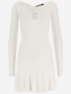 Mini dress made of stretch viscose jersey Scalloped neckline Front logo detail Short sleeves Ribbed knit White Made in Romania Composition: 94% viscose, 6% polyesterModel is wearing size 36 FRModel measurements:Height: 175 cmBust: 86.5 cmWaist: 65 cmHips: 92 cm Shoulder: 40 cm Jacquemus Dress, Scalloped Neckline, Made In Romania, Outfits Fall, Short Leggings, Crossbody Tote, Pumps Flat, Knitwear Cardigan, Leather Gloves