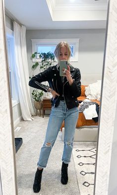 How to Style Levi's Wedgie Straight Jeans 11 Ways - Paisley & Sparrow Bodysuit Outfit Jeans, Levi Wedgie Straight Jeans, Levi Wedgie, Straight Jeans Outfit, Wedgie Jeans, Jeans With Heels, Distressed Mom Jeans, Black Faux Leather Jacket, Body Suit Outfits