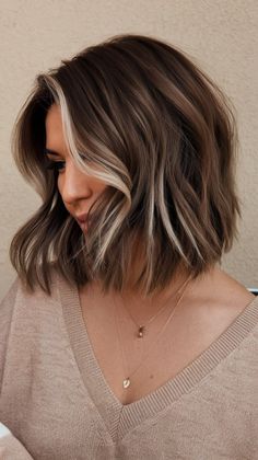 Click for More ➡️ | Save for Later ❤️ Short bob hairstyles are popular for women looking to refresh their look. This classic cut remains a favorite yearly due to its versatility and style.   Short bobs can suit many face shapes and hair types, making them a go-to option for those wanting a change.  In this article, I’ll share 15 trendy and flattering short bob hairstyles. From sleek and straight to tousled and textured, there’s a bob style for everyone. Short Bob Colored Hair, Short Bob Inspiration, Hairstyles For Short Brown Hair, Semi Short Haircuts For Women, High Low Bob Haircut, Med Bob Haircuts, Bob With Highlights Brunette, Bronde Bob Short, Short Hairstyle Women Bob