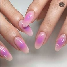 Everything you need to know about aura nails the mani trend you’ll be Almond Nails Red, Nails Aura, Almond Nails Designs Summer, Summer Nails Almond, Aura Nails, Ombre Manicure, Summer Gel Nails, Chrome Nails Designs, Airbrush Nails