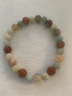 Stone Bracelet Aesthetic, Glass Bead Bracelet Ideas Aesthetic, Bead Bracelets Aesthetic, Cool Beaded Bracelets, Crystal Bracelet Ideas, Bead Brackets, Beaded Bracelet Designs, Glass Bead Bracelet Ideas, Paper Flower Crafts For Kids