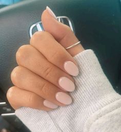 Short Oval Nails Designs Simple, Pale Pink Nails, Pink Nail Colors, Plain Nails, Simple Gel Nails, Soft Nails, Shellac Nails, Short Acrylic Nails Designs