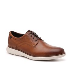 Rockport-Garett Oxford The Rockport Garett elevates shoe collections to the next level of athleisure. Featuring a lightweight design that you can wear anywhere, these dress shoes keep things classic with a leather upper while sporting a modern white sole. Rockport Shoes, Brown Oxfords, Sneaker Brands, Athletic Sneakers, Kids Sneakers, Sneaker Shopping, Shoe Collection, Next Level, Kids Accessories