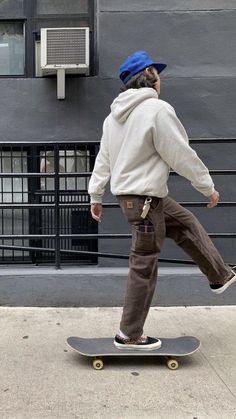 Dickies Pants Outfits Aesthetic Men, Vans Streetwear Men, Layered Outfits Fall Men, Dickies Aesthetic Outfit Men, Vans Vintage Outfit, Workwear Pants Outfit Men, Styling Vans Men, Mens Brown Jeans, Men’s Carhartt Fashion