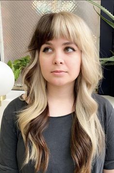 2 Tone Hair With Bangs, Split Dye Medium Hair, Egirl Hairstyle Color Blonde, Split Dye With Money Piece, Colour Block Hair Blonde, Block Dyed Hair Blonde, Natural Split Dye Hair, Split Dyed Hair Brown And Blonde, Two Tone Hairstyle