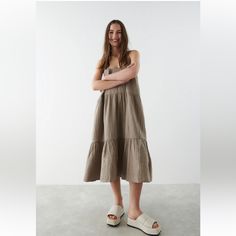 100% Organic Cotton Gauze Tiered Dress. Size Medium Casual Neutral Summer Dress, Casual Linen Dress With Ruffles, Casual Linen Midi Dress For Brunch, Casual Neutral Linen Midi Dress, Neutral Knee-length Summer Dress, Casual Neutral Dress For Vacation, Casual Midi Linen Dress With Ruffles, Casual Neutral Cotton Midi Dress, Neutral Midi-length Dress For Summer