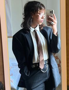 Woman Suit Wedding Guest Outfit, Females In Suits Aesthetic, Prom Suits Gender Neutral, Masculine Women In Suits, Women In Corset Suits, Half Dress Half Suit Prom, Alt Suit Outfit, Fem Suits Prom, Masculine Graduation Outfit