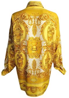 Gianni Versace Atelier 1990s Rococo themed Men’s Silk Shirt in excellent condition. Featuring the Petitot print from the early 1990s depicting Alexandre Petitot & Benigno Bossi’s neoclassical architectural figurative artwork including "Sacerdotesse à la Grecque”, "Suite de Vases” and "L’Epoux à la Grecque” in the 1700’s. Roman and Greek Rococo Barocco Motifs can be seen throughout with vivid bright colors. Condition: Excellent condition, no flaws and appears unworn. Size: Men’s Italian size 48, Rococo Men, Rococo Motifs, Silk Shirt Men, Family Dress, Vintage Versace, Figurative Artwork, Versace Shirt, Face Images, Versace Men