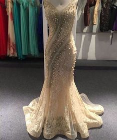 We can make all types of couture evening dresses for all types of special occasions.  In addition to custom #eveningdresses we also can make #replicadresses for clients who can not afford the haute couture original but still want a dress that is very similar. Classy Evening Gowns, Goal Body, Couture Evening Dress, Beaded Evening Gowns, Fancy Gowns, Oscar Dresses, Pearl Dress, Cap Dress, Dress Gold