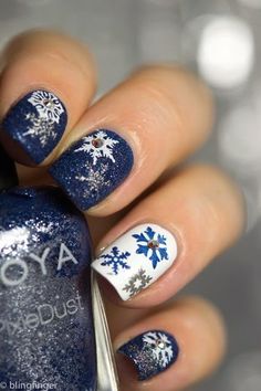 Pretty Snowflake Nails Snowflake Nail, Christmas Nail Art Designs, Holiday Nail Art, Super Nails, Blue Nail