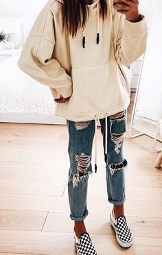 Outfits Mit Leggings, How To Wear Hoodies, Vsco Outfits, Things Change, Sweatpants Outfit, Casual School Outfits, Go To School, Outfit Jeans, Outfits 2022