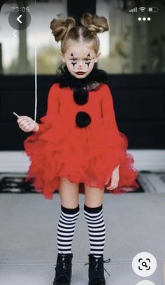 Diy Spooky Costumes For Kids, Ballerina Clown Costume, How To Make Clown Costume, Womens Clown Costume Diy, Circus Dress Up, Kid Clown Makeup, Carnival Clown Costume, Diy Clown Costume, Clown Diy