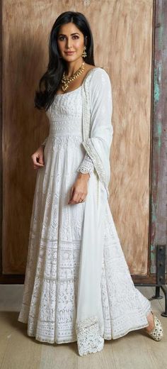 Manish Malhotra Lehenga, डिजाइनर कपड़े, Designer Anarkali Dresses, Anarkali Dress Pattern, Salwar Kamiz, Indian Gowns Dresses, Indian Gowns, Dress Indian Style