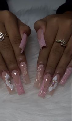 Nails Art Simple, Nail Art 2022, Design Nails Art, Pink Bling Nails, Sweet 16 Nails, Light Pink Acrylic Nails, Nail Art For Short Nails, Art For Short Nails, Nail Art Inspo