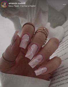 Neutral Nails Acrylic, Kylie Nails, Henna Nails, Wow Nails, French Tip Nail Designs, Subtle Nails, Sweater Nails, Casual Nails, Classy Acrylic Nails