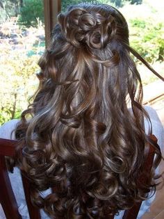 Basic Hairstyles For Wedding, Bridgerton Hairstyle, Simple Prom Hairstyles, Machiaj Smokey Eyes, Hair Blowout, Prom 2024, Lab Rats, Caramel Hair, Quince Hairstyles