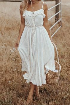 Elegant White Swiss Dot Maxi Dress - Pertify Styles Creek Session, Sisters Aesthetic, Feminine Summer Outfits, White Sun Dress, Mom Clothes, White Flowy Dress, Church Clothes, Leopard Print Maxi Dress, Bodycon Sweater Dress