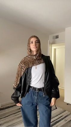 Hijabi Green Cargo Pants Outfit, Hijabi Winter Outfits Classy, Leopard Hijab, Leopard Scarf Outfit, Halal Outfits, Hijabi Lifestyle, Hijabi Muslimah, Hijab Fits