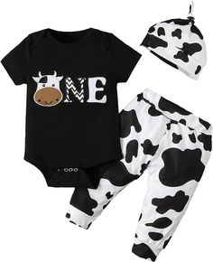 Baby Boy First Birthday Outfit, Baby Beaver, Cow Outfits, Boy Birthday Decorations, Baby Boy First Birthday, Old Outfits, First Birthday Outfit, Baby Cow