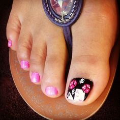 I'll get this Vegas inspired pedi when I finally go to Vegas for the first time! Toe Polish, Classy Nail Designs, Finger Nail Art, Pedicure Designs, Drip Nails