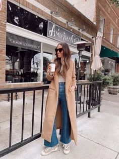 Long Tan Coat Outfit, Long Camel Coat Outfits, Camel Coat Outfit Winter Style, Long Camel Coat, Camel Coat Outfit, Winter Outfits Style, Long Coat Outfit, December Outfits, Winter Coat Outfits