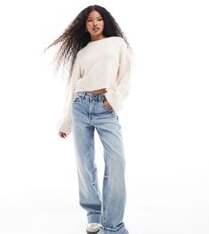 Jeans von Stradivarius Ab jetzt ist jeder Tag ein Jeans-Tag Weit geschnitten Mit hohem Bund Gürtelschlaufen Fünf Taschen Stradivarius Jeans, Jean Large, Dad Jeans, Denim Day, Winter Party Dress, Spring Floral Dress, Long Black Dress, Petite Jeans, Satin Slip Dress