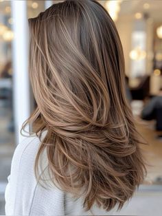 Dark Blonde Dyed Hair, Chest Length Haircut, Spring Hairstyles, Hair Color Balayage, Hair Inspiration Color