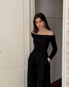 Off Shoulder Tops Outfit, Elegant Daily Outfit Casual, Black Off The Shoulder Top Outfit, Black Off Shoulder Top Outfit, Shein Winter Outfits, Formal Outfits For Women Parties, Off Shoulder Top Outfit, Classy Black Outfits, Semi Formal Outfits For Women