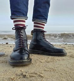 Doctor Who Outfits, Indie Men, Skinhead Boots, Random Clothing, Martens Outfit, Dr Martens Outfit, Dr Martens Style, Upcoming Fashion Trends, Martens Style