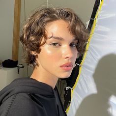 Mathilda Gvarliani, 얼굴 드로잉, Really Short Hair, Hair Inspiration Short, Short Curly Haircuts, Peinados Fáciles Para Cabello Corto, Short Wavy Hair, Trending Haircuts, Short Hair Haircuts