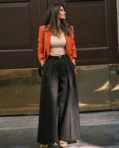 Wide Legged Pants, Look Office, Orange Blazer, Elegante Casual, Trendy Fall Outfits, Pinterest Fashion, Style Mistakes, Classy Women, Business Casual Outfits