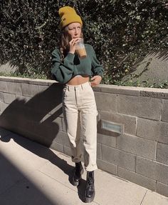 Emma Chamberlain Outfits, Emma Style, Nina Agdal, Emma Chamberlain, Fall Fits, Halter Tops, Outfits Fall