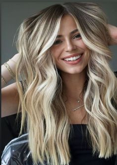 Women’s Fashion, Color Balayage, Hair And Makeup Tips, Long Hair Color, Messy Hair, Modern Hairstyles, Hair Color Balayage