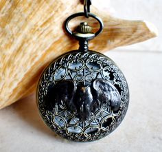 Owl pocket watch, mens pocket watch with flying owl mounted on front case Men's Steampunk Style, Owl In Flight, Flying Owl, Large Locket, Style Steampunk, Large Numbers, Wrist Game, Assemblage Jewelry