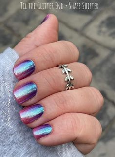 Minnesota Fall, Wedding Day Nails, Nail Polish Painting, Multicolored Nails, Nail Color Combos, Shape Shifter, Color Streaks, Nails Now, Nail Designs Glitter