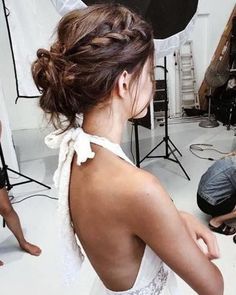 Side braids rolled into an updo - so elegant yet sexy Prom Pony, Prom Wigs, Braided Bun Hairstyles, Olivia Palermo, Hair Envy, Homecoming Hairstyles, Wet Hair, Gigi Hadid