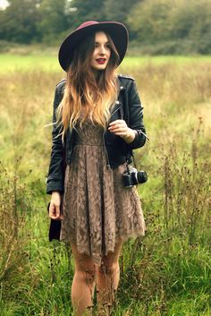 Estilo Hipster, Leather Jacket Dress, Retro Pin Up, Dream Style, Wearing A Hat, Walk In The Woods, Pretty Style