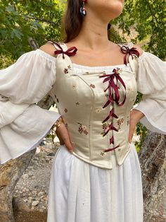 Traditional Fitted Costume For Larp, Fitted Traditional Costumes For Larp, Fitted Embroidered Costume Sets, Embroidered Fitted Costume Sets, Traditional Fitted Costumes For Cosplay Events, Peasant Bodice, Corset Stays, Medieval Corset, Halloween Corset