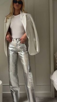 Silver metallic pants, body suit and blazer outfit. #amazondeals #abercrombiestyle #outfitidea Metallic Jeans Zara, Metallic Fall Outfit, Zara Metallic Jeans Outfit, Metallic Trousers Street Style, Metallic Green Pants, Silver Metallic Jeans, Metallic Look Fashion, Silver Jean Outfits, How To Wear Metallic Pants