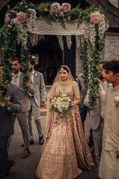 elegantt phoolon ki chadar ideas Bridal Entry Ideas, Quirky Bride, Bridal Entry, Bride Entry, Entry Ideas, Desi Wedding Decor, Wedding Mandap, Wedding Decor Style, Wedding Decor Inspiration