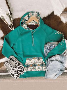 Hooey Hoodies, Custom Hoodies Ideas, Casual Country Outfits, Hoodies Aesthetic, Matching Hoodies, Western Wear Outfits, Cute Country Outfits, Contrast Hoodie, Western Style Outfits