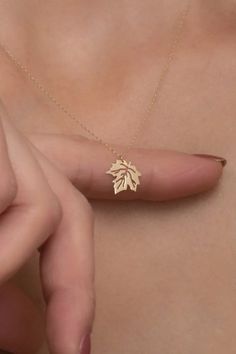 "✦14K Solid Gold Dainty Maple Necklace / Minimalist Leaf Necklace  / Dainty Sycamore Leaf Necklace / Canadian Maple Leaf Necklace  / Jewelry For Women / Girlfriend Gift İdea  ✦  ✧ Item Details ✧  * Made to Order * Gold KT: 14K Solid Gold * Gold Color: 14K Gold * Heart Necklace: 14\", 15\", 16\", 18\", 20\",22\", ✦ Orders will be wonderfull packaged for gift giving in a jewelry box ✦ ❤ Thank you for taking the time to look at my shop. I hope you enjoy my designs as much as I enjoyed creating them Dainty Gold Jewellery, Maple Leaf Necklace, Sycamore Leaf, Simple Necklace Designs, Autumn Jewelry, Canadian Maple Leaf, Dainty Gold Jewelry, Wishlist 2024, Canadian Maple