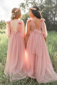 24 Country Flower Girl Dresses That Are Pretty :heart: country flower girl dresses in dusty pink :heart: #weddingdresses #countryflowergirldresses #flowergirldresses Country Flower Girl Dresses, Dusty Rose Flower Girl Dress, Country Flower Girl, Country Flower Girls, Flower Girl Dresses Country, Satin Flower Girl Dress, Pink Flower Girl Dresses, Girls Special Occasion Dresses, Wedding Dress Guide