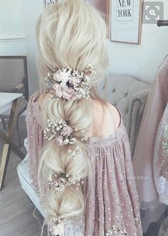 One day I would love to do this for fun! Wedding Hair Flower Crown, Flower Crown Hairstyle, Flowers In Her Hair, Hair Jewels, Wedding Hair Inspiration, Wedding Hairstyles Updo, Wedding Hairstyles For Long Hair, Bridal Hair Accessories, Hair Dos