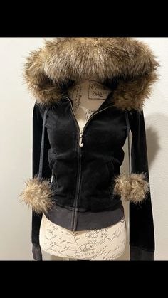 Y2k Fashion Jacket, 2000 Fashion Accessories, 2000s Fluffy Jacket, Y2k Fur Trim Jacket, 2000s Fur Jacket, Fur Lined Hoodie Y2k, Whale Tail Outfit 2000, Fur Jacket Winter Outfit, Y2k Fluffy Jacket